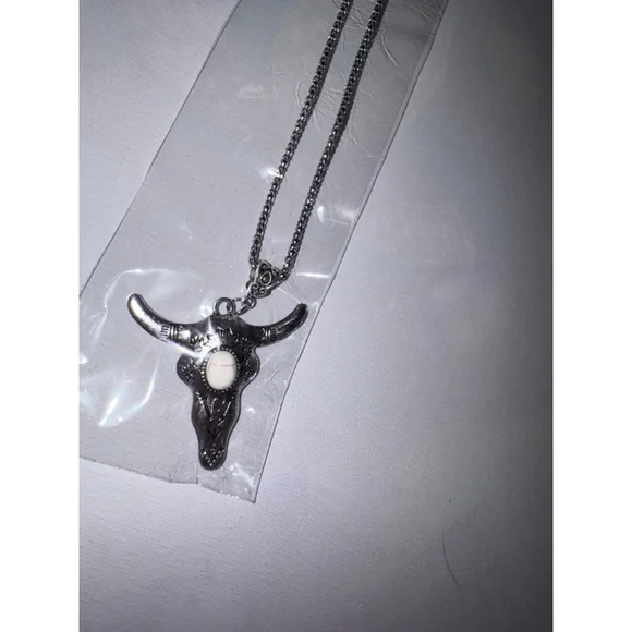 Western Cow Skull Necklace White Stone Silver Bull Head Pendant Boho Cowgirl 🤠 - Picture 2 of 5